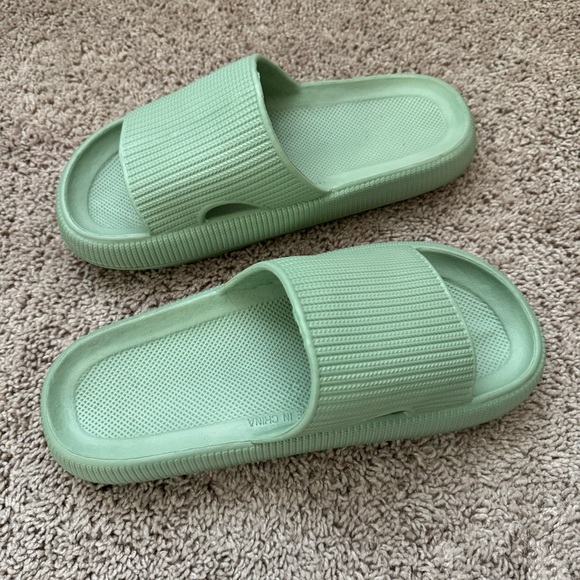 Unisex cloud slides slippers - Picture 3 of 4